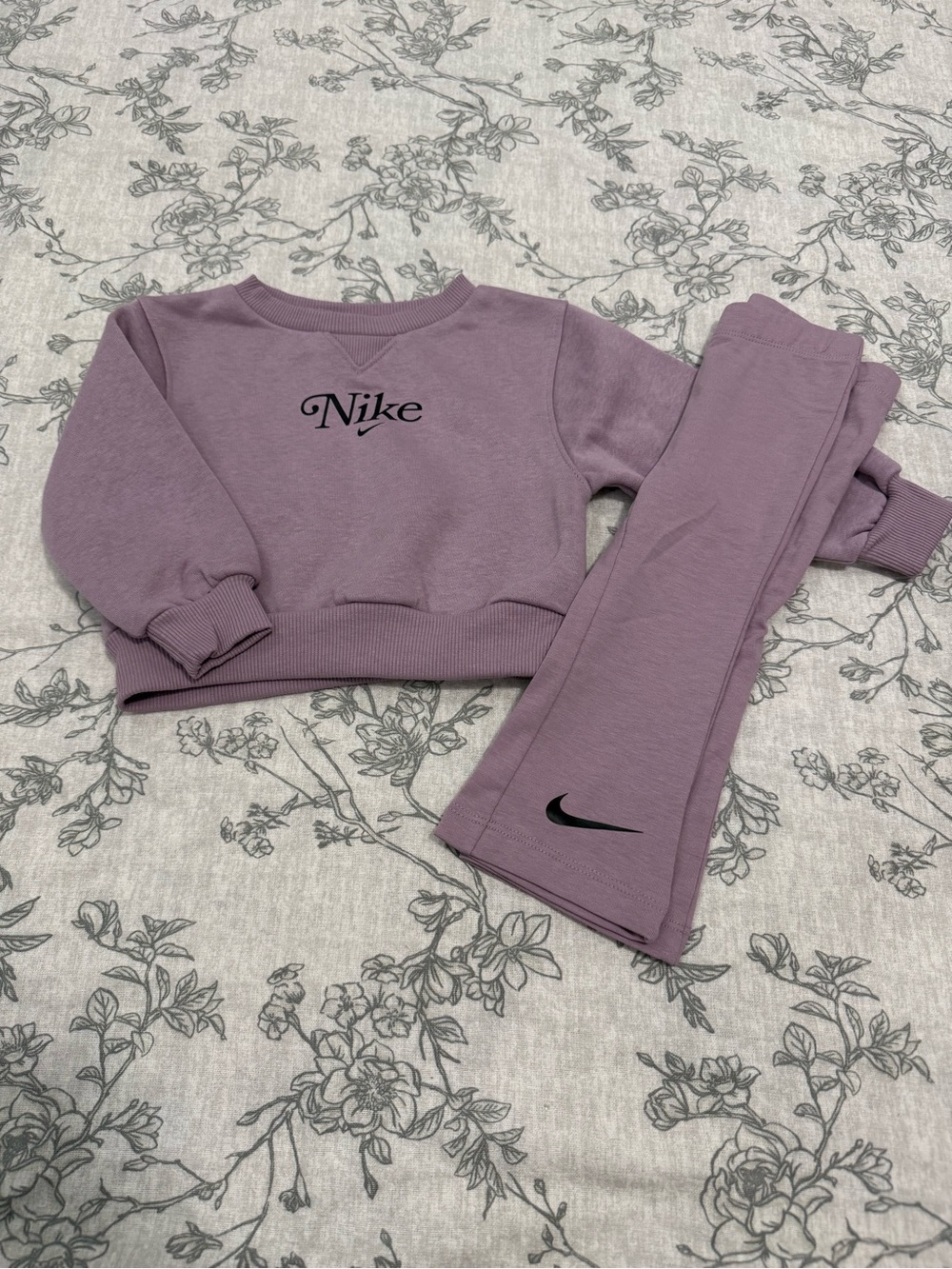 Nike Kids Mauve Sweatshirt and Joggers Set
